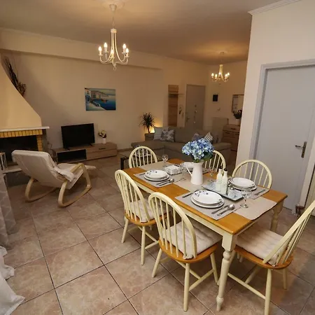Apartment Philoxenia Family